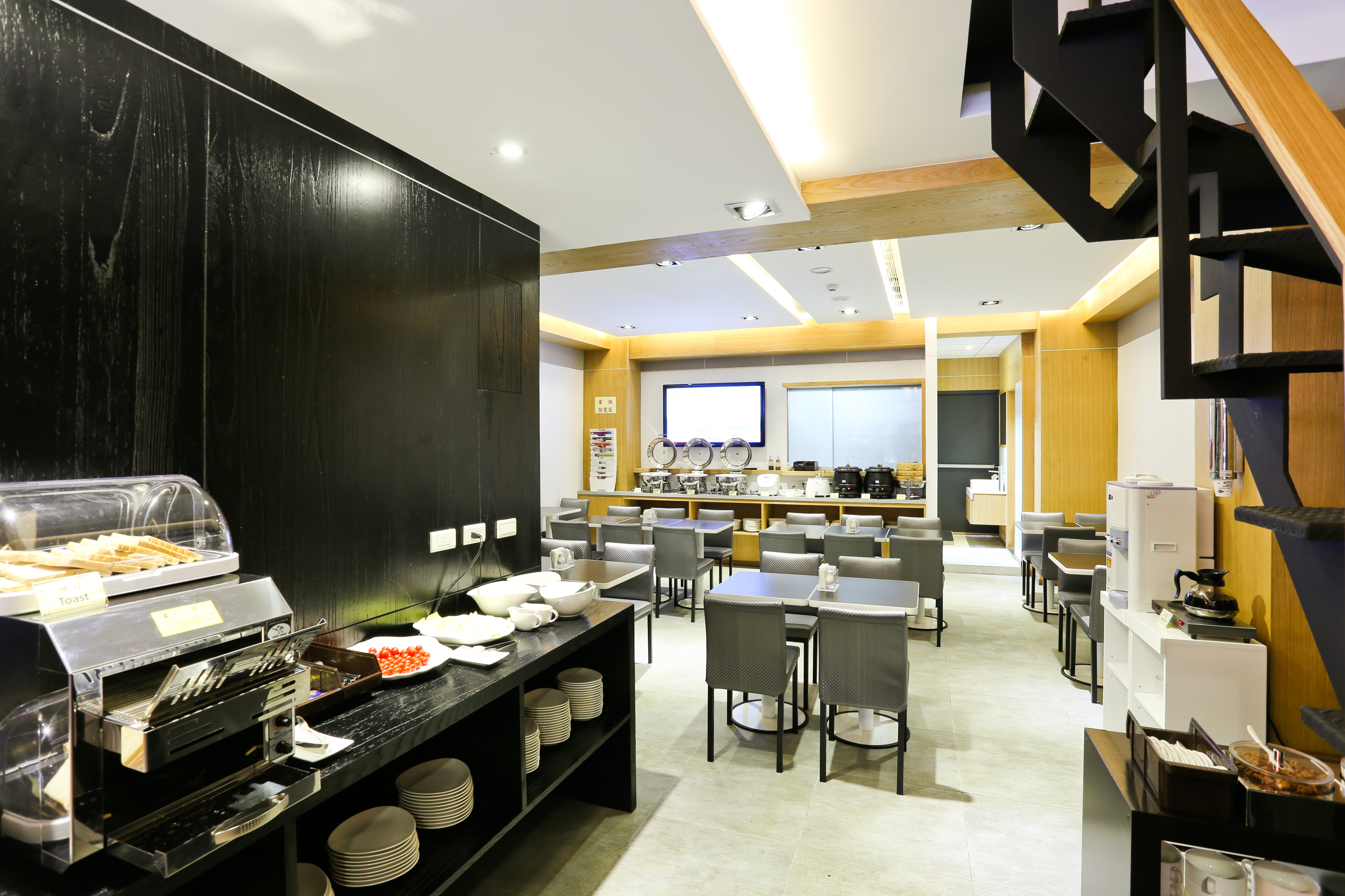 W5 Best Hotel