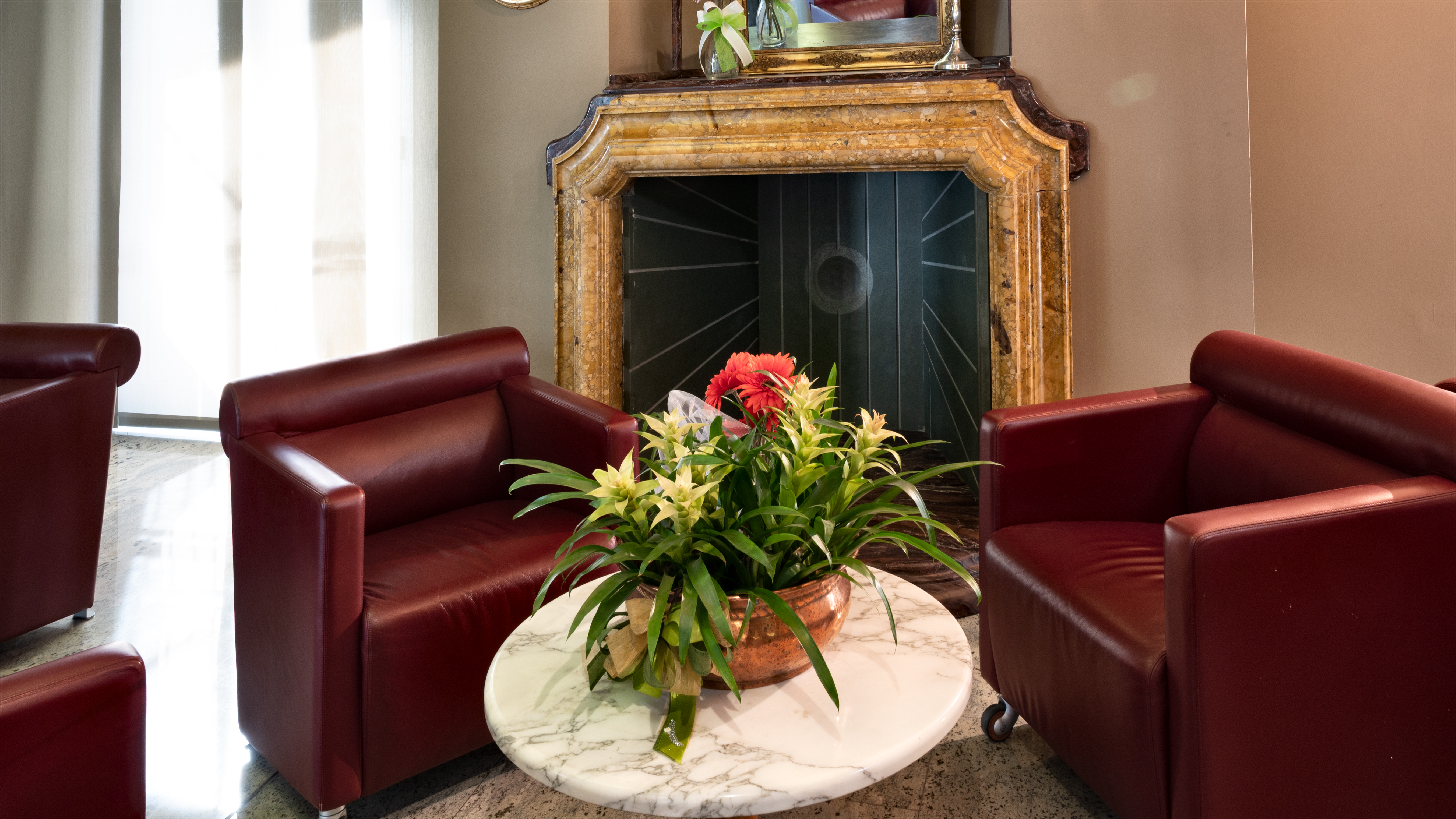 Sunflower Hotel - photo