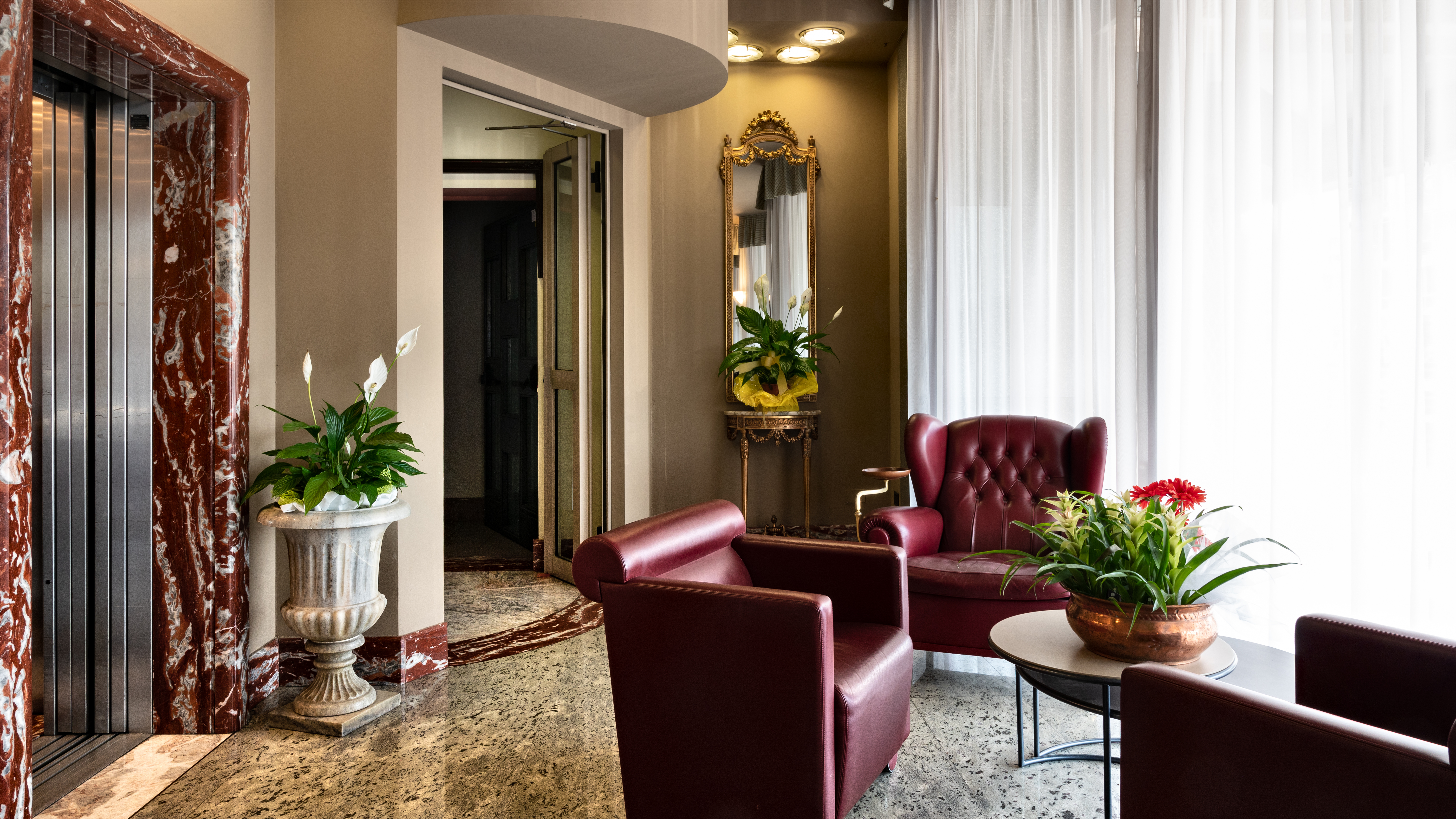 Sunflower Hotel - photo