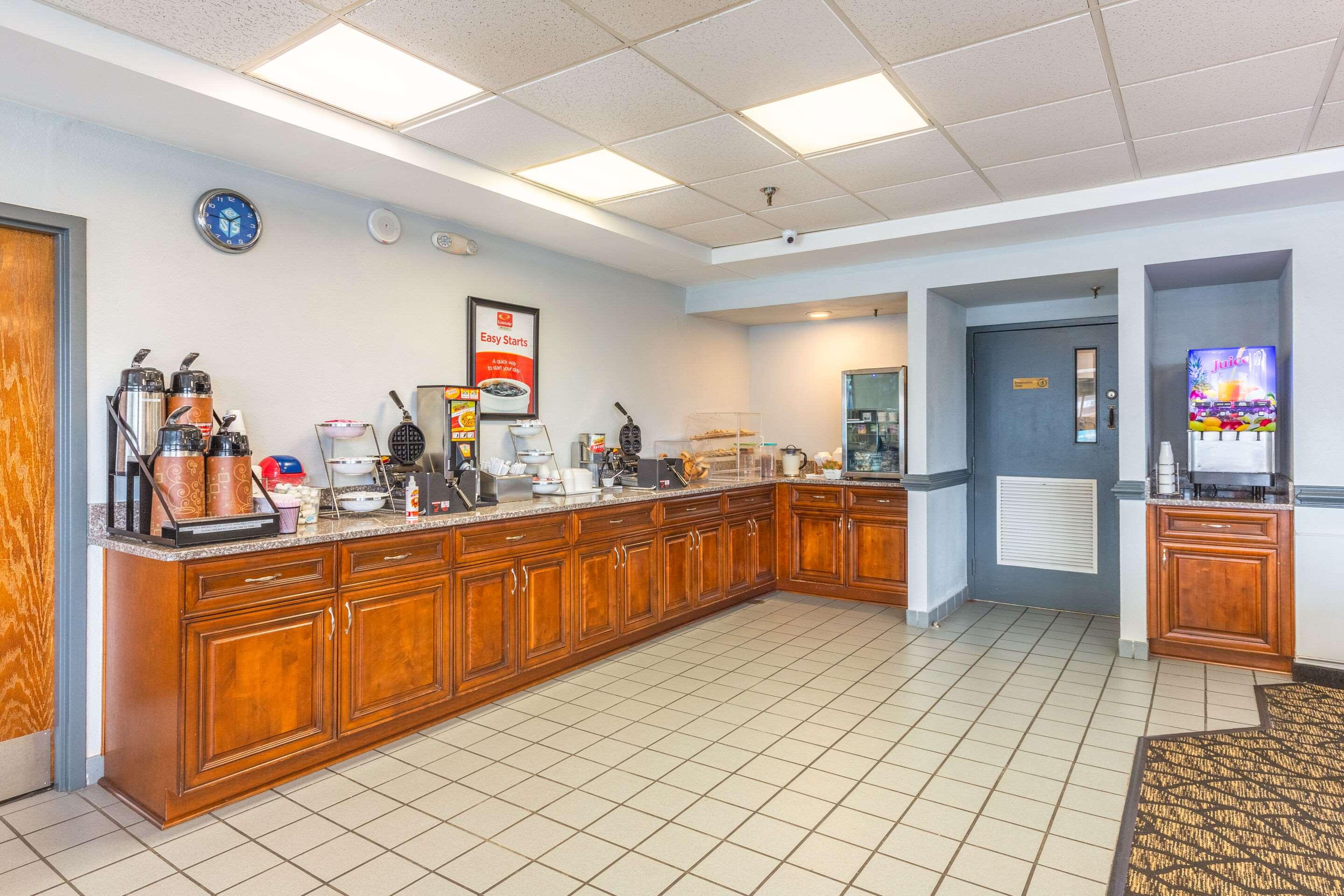 Econo Lodge Oceanfront Virginia Beach