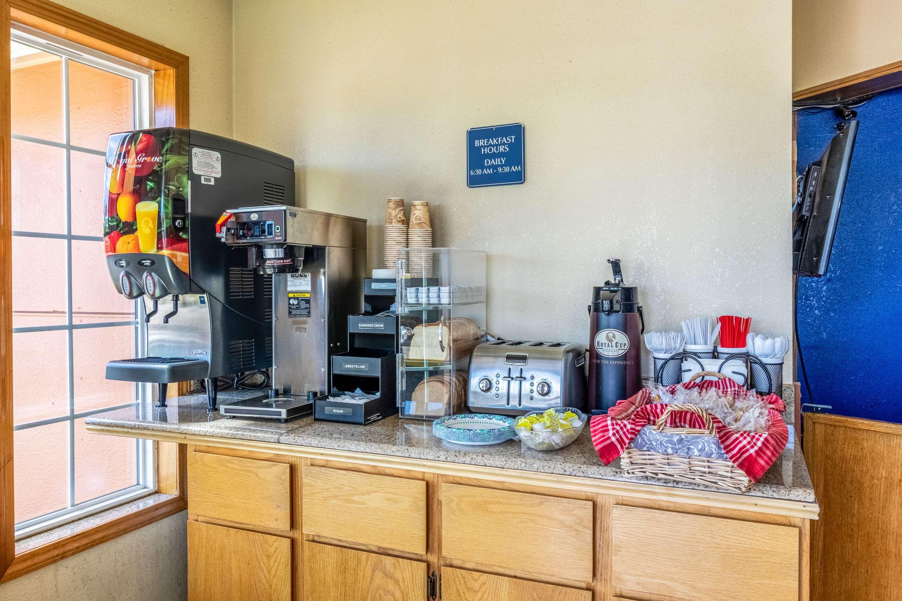 Rodeway Inn & Suites Portland