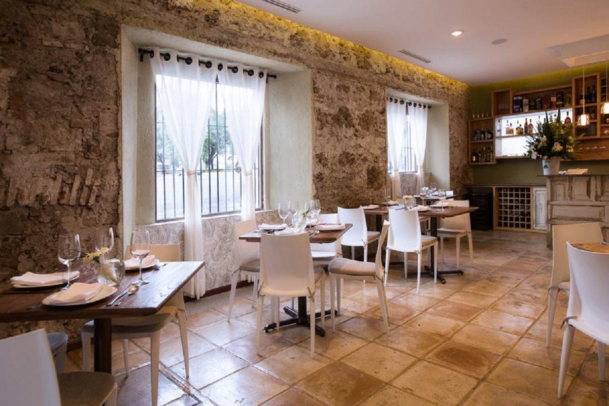 Descanseria Hotel Business and Pleasure