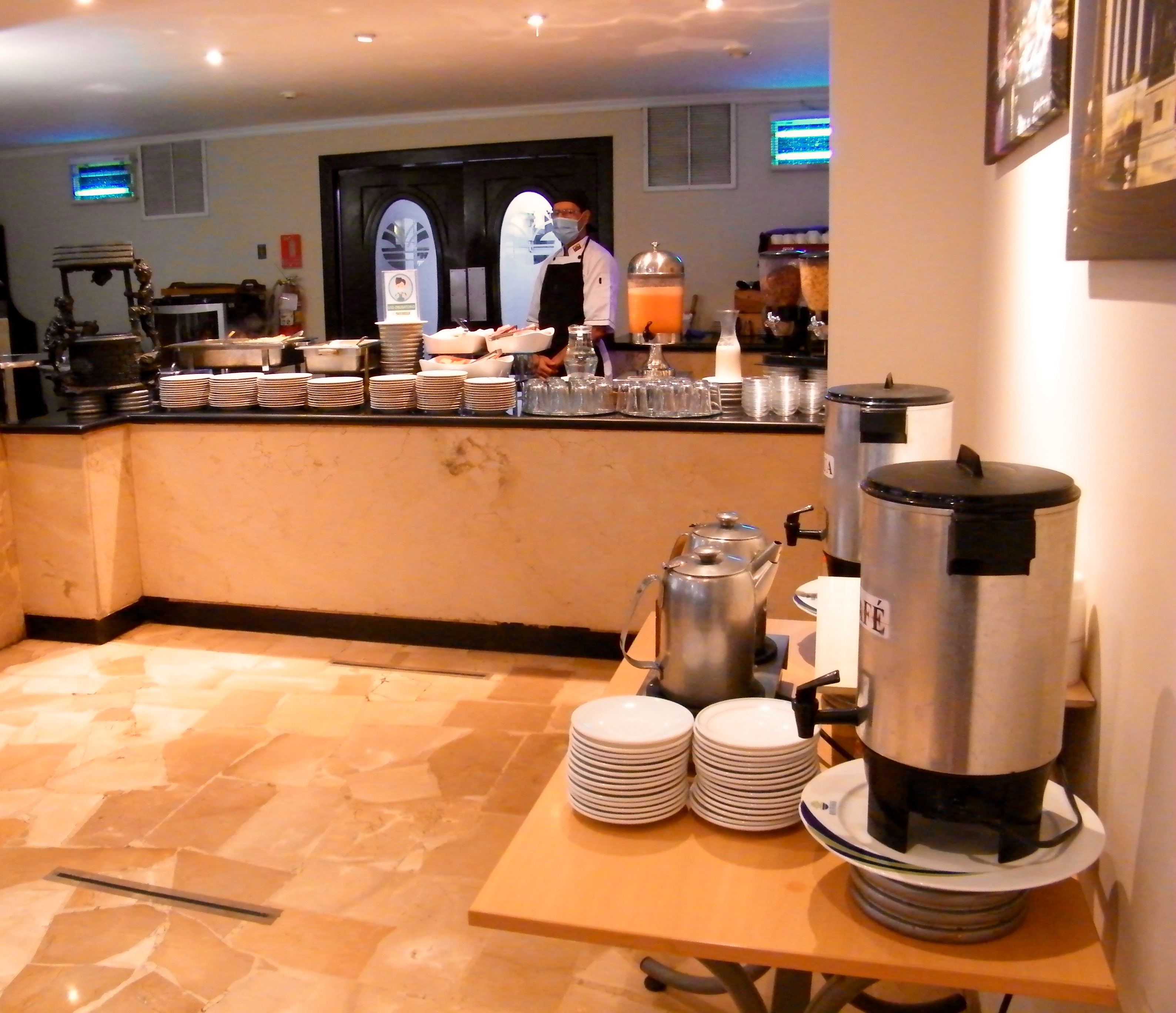 Hotel Ramada by null