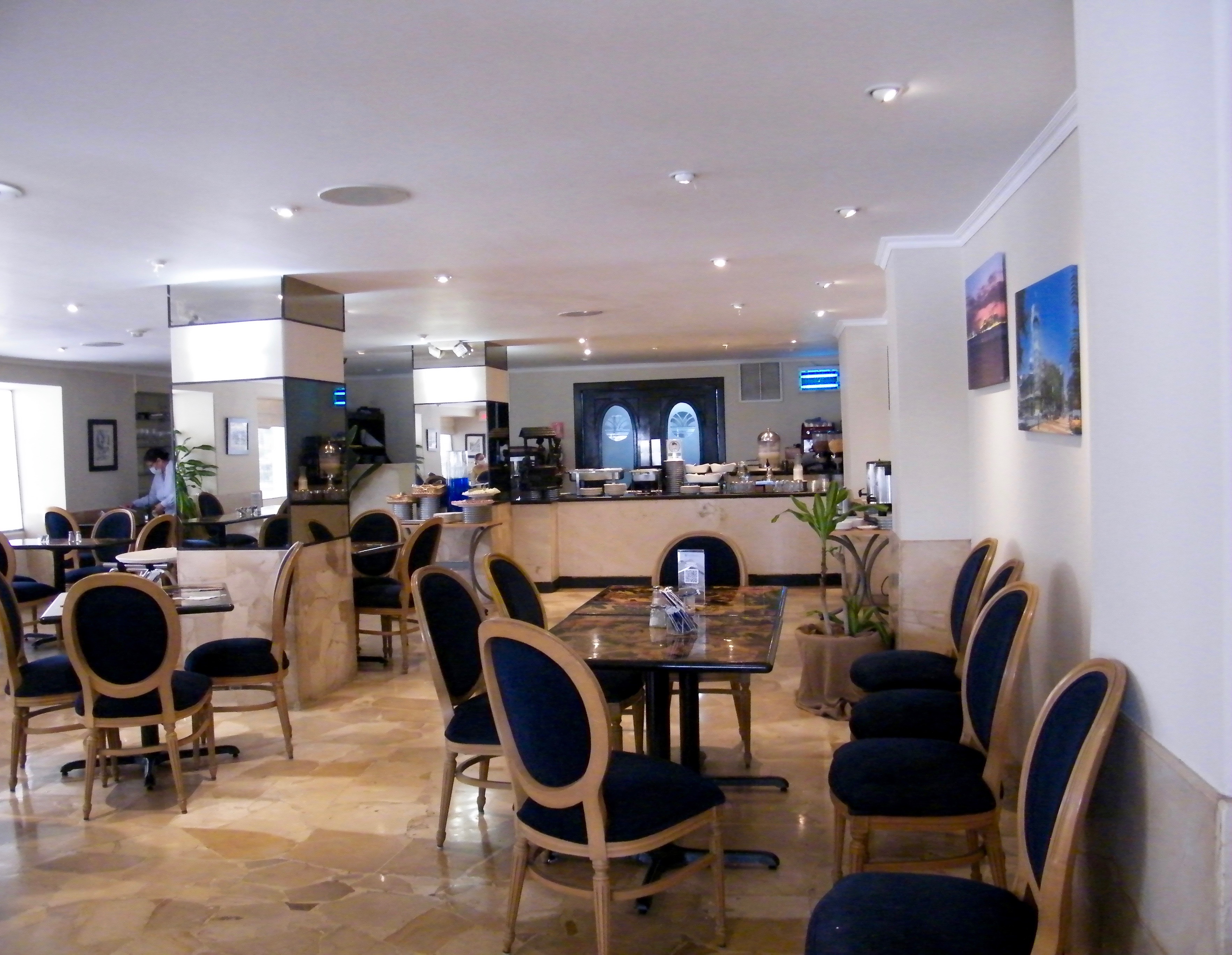 Hotel Ramada by null