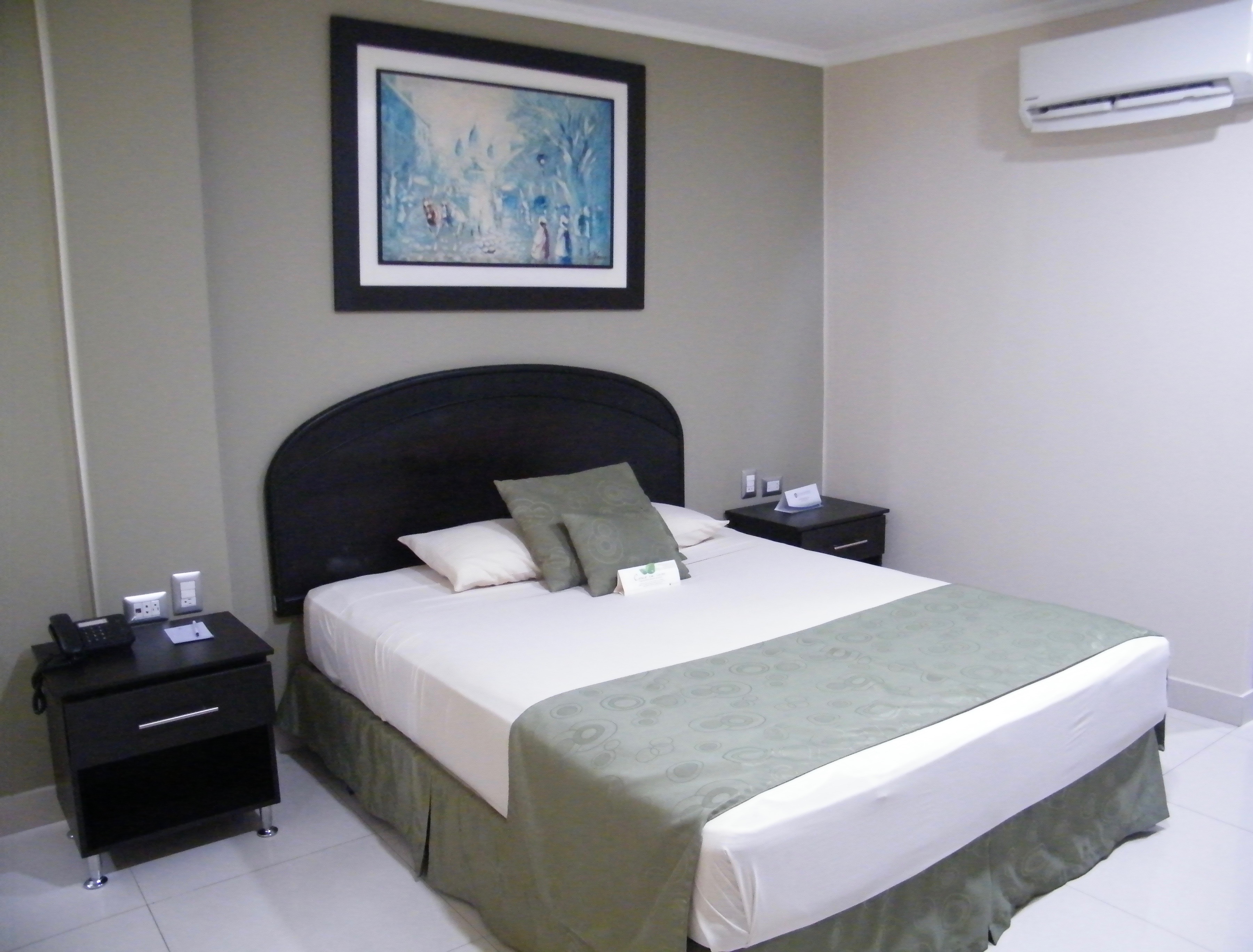 Hotel Ramada by null