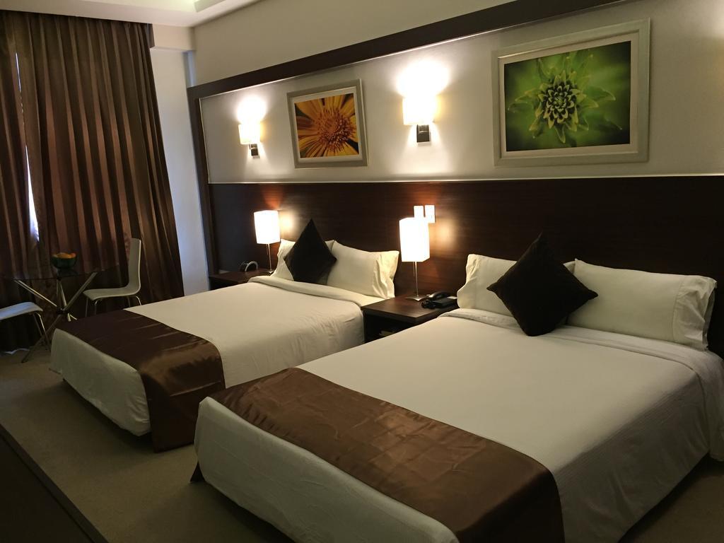 Weston Suites Hotels by null