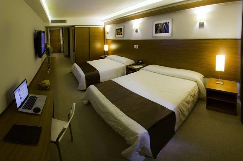 Weston Suites Hotels by null