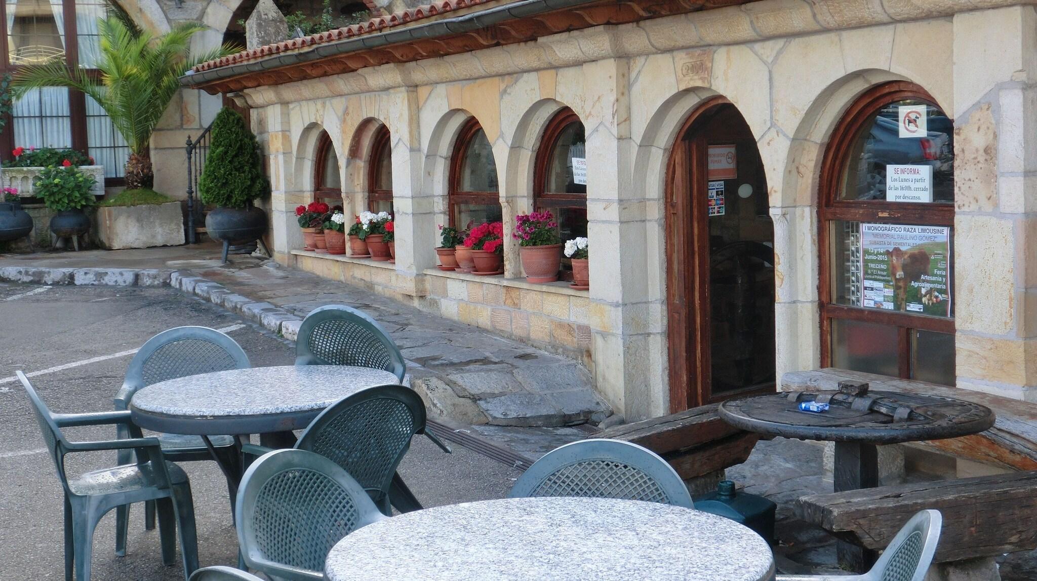 Hotel Las Ruedas by null