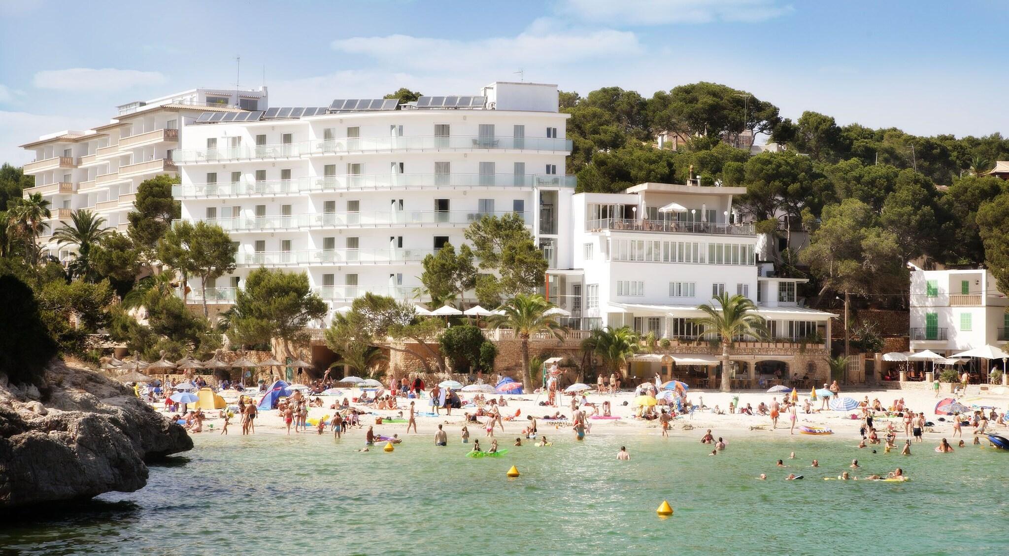 Hotel Apartamentos Cala Santanyí by null