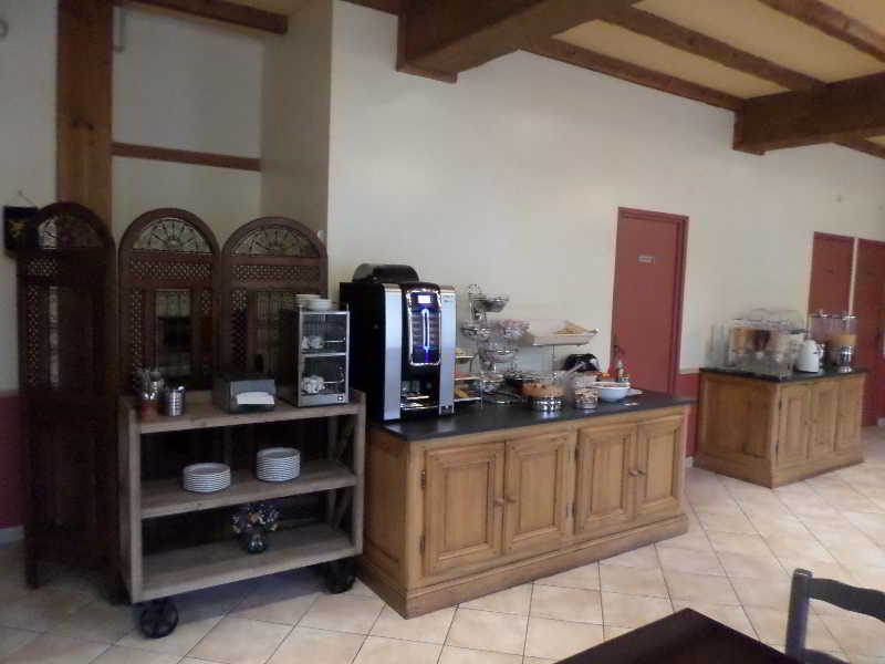 Brit Hotel Acacias