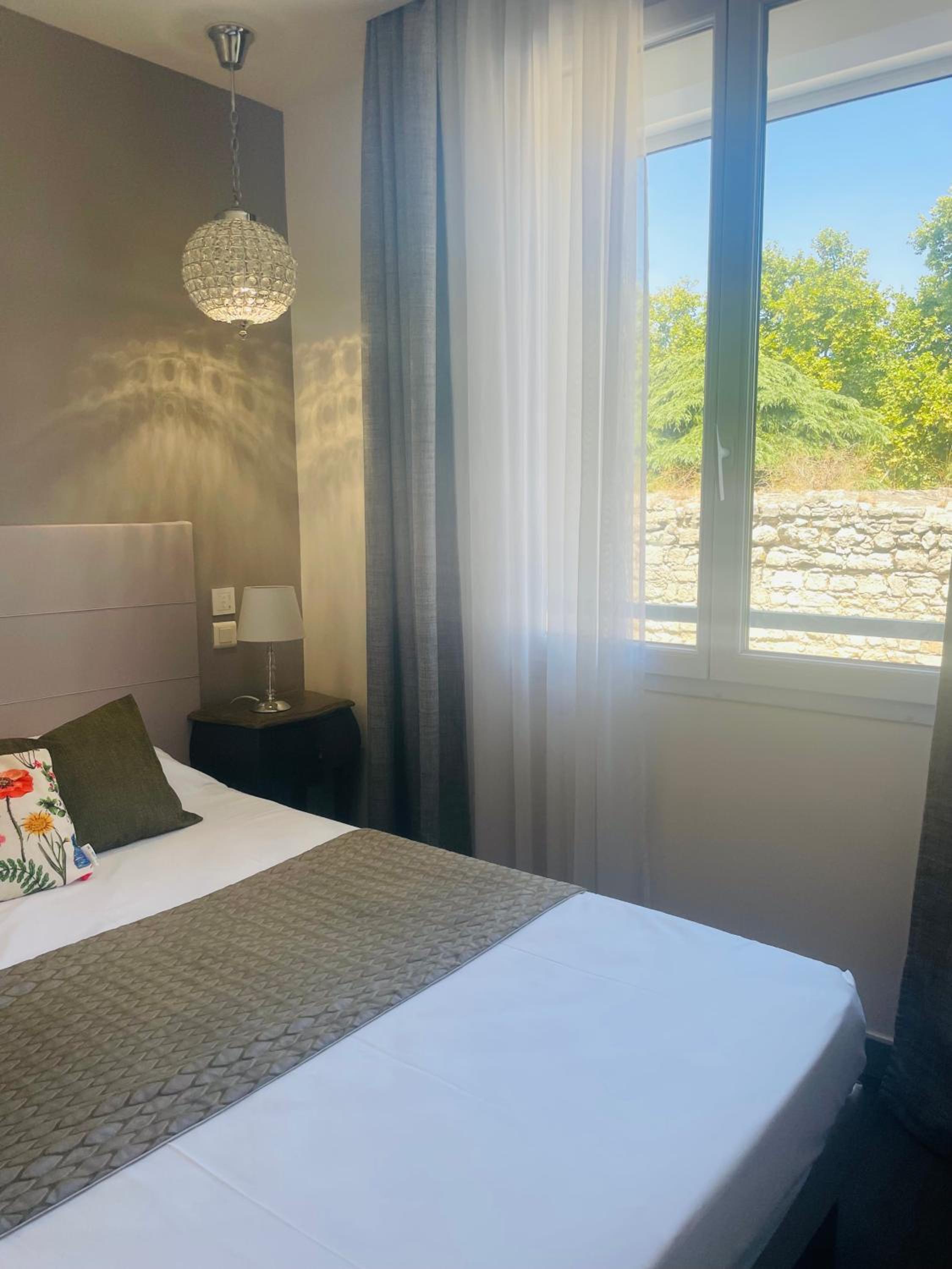 Brit Hotel Acacias
