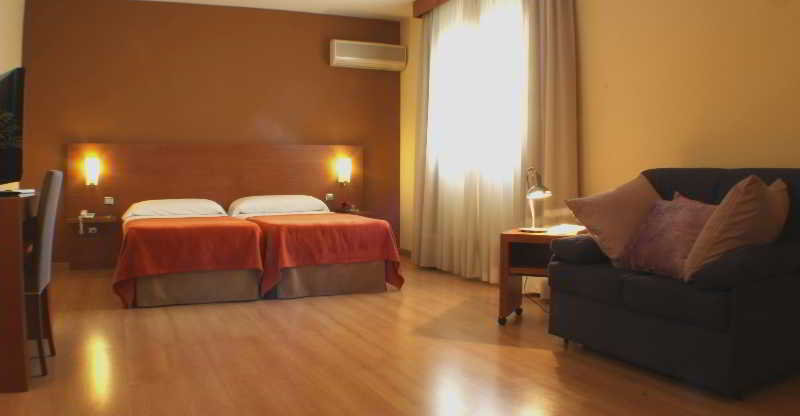 Torre Monreal Hotela by null