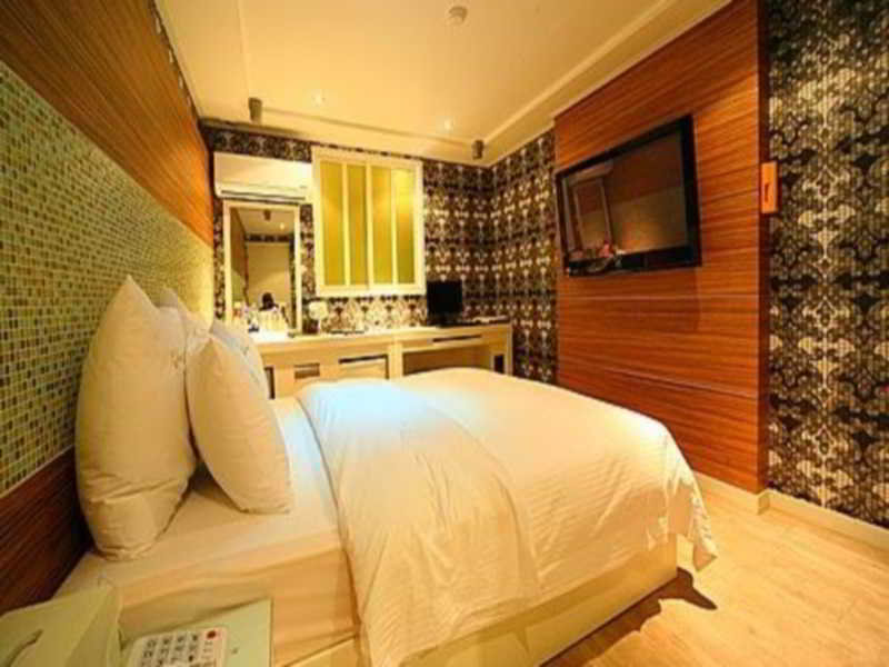 Shinchon S Hotel