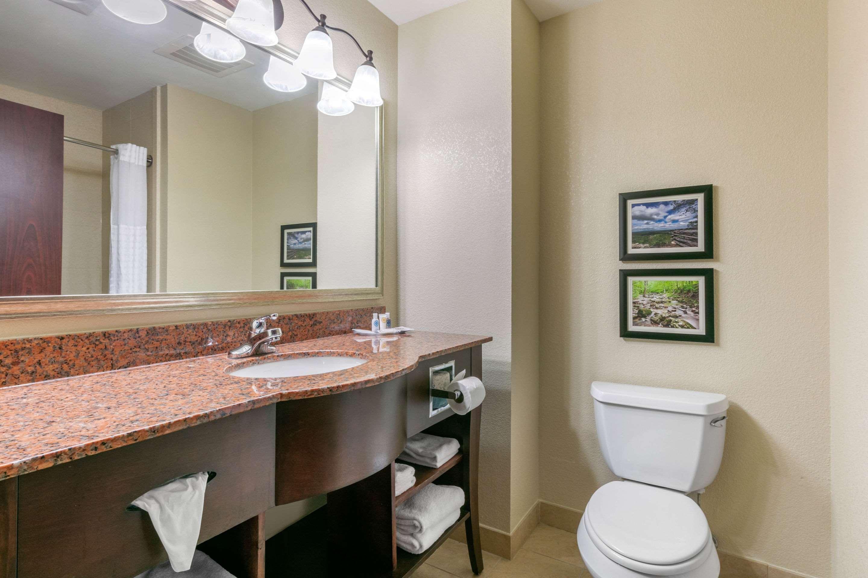 Comfort Suites Forrest City Area