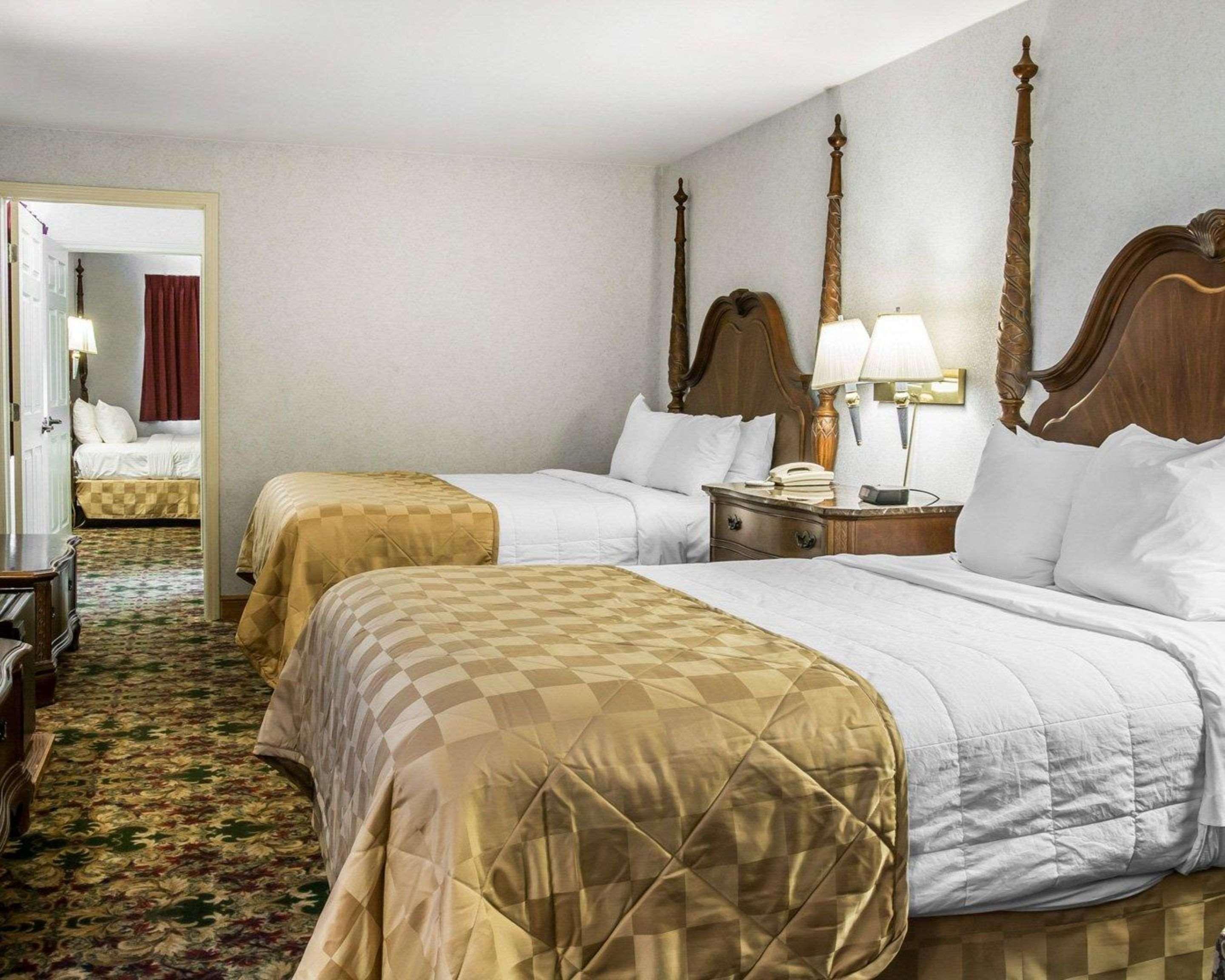 Clarion Hotel Beachfront