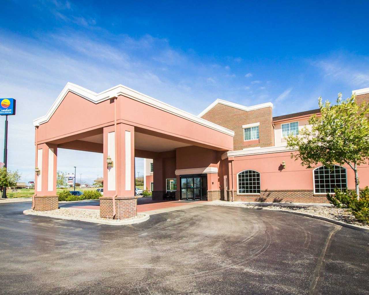 Comfort Inn & Suites Gillette near Campbell Medical Center image