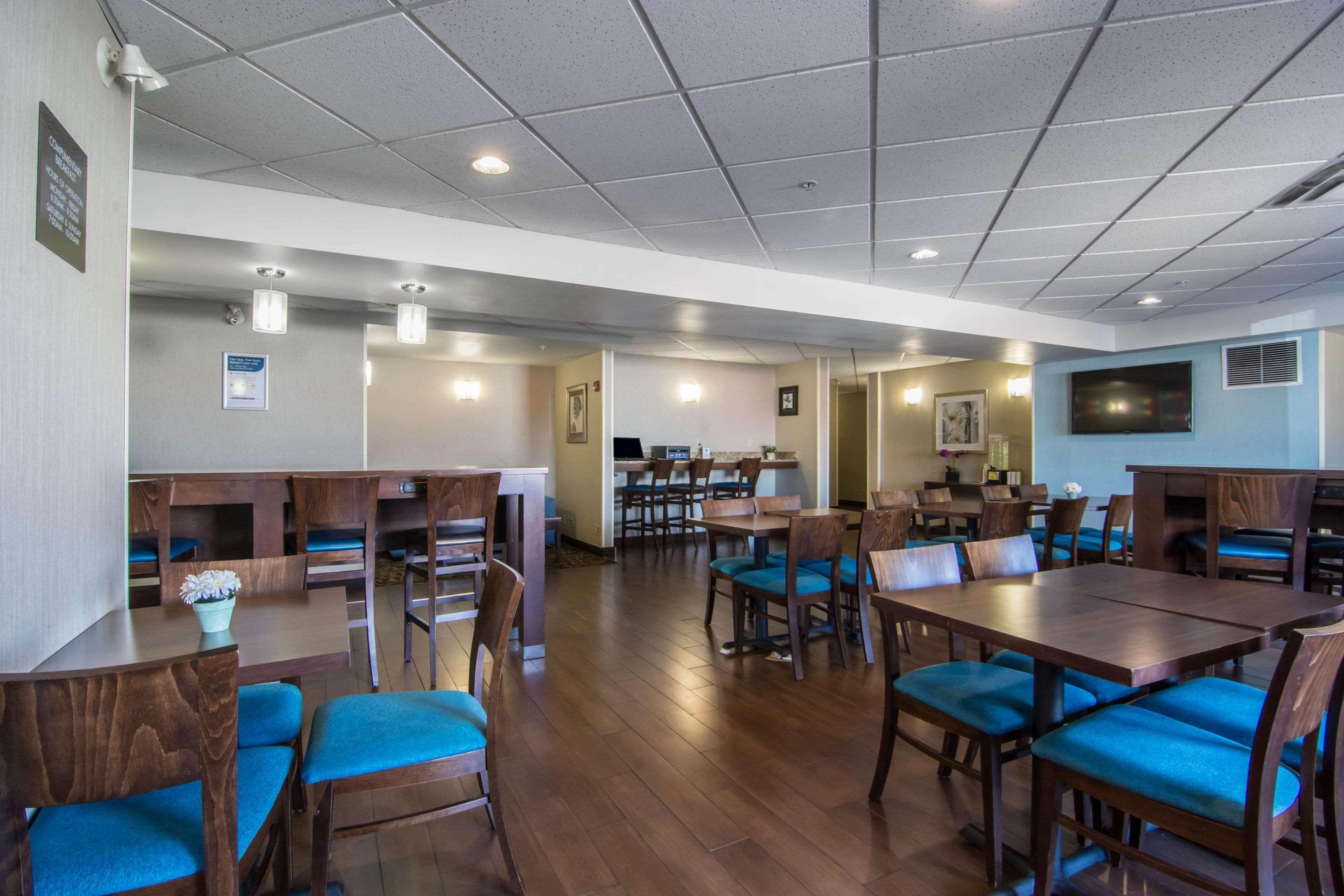 Comfort Inn & Suites Calgary Airport South