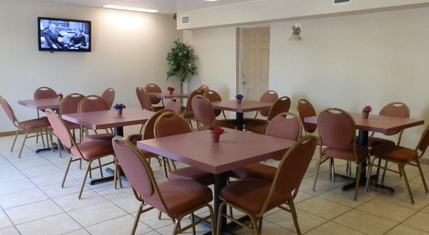Roomba Inn & Suites Daytona Beach