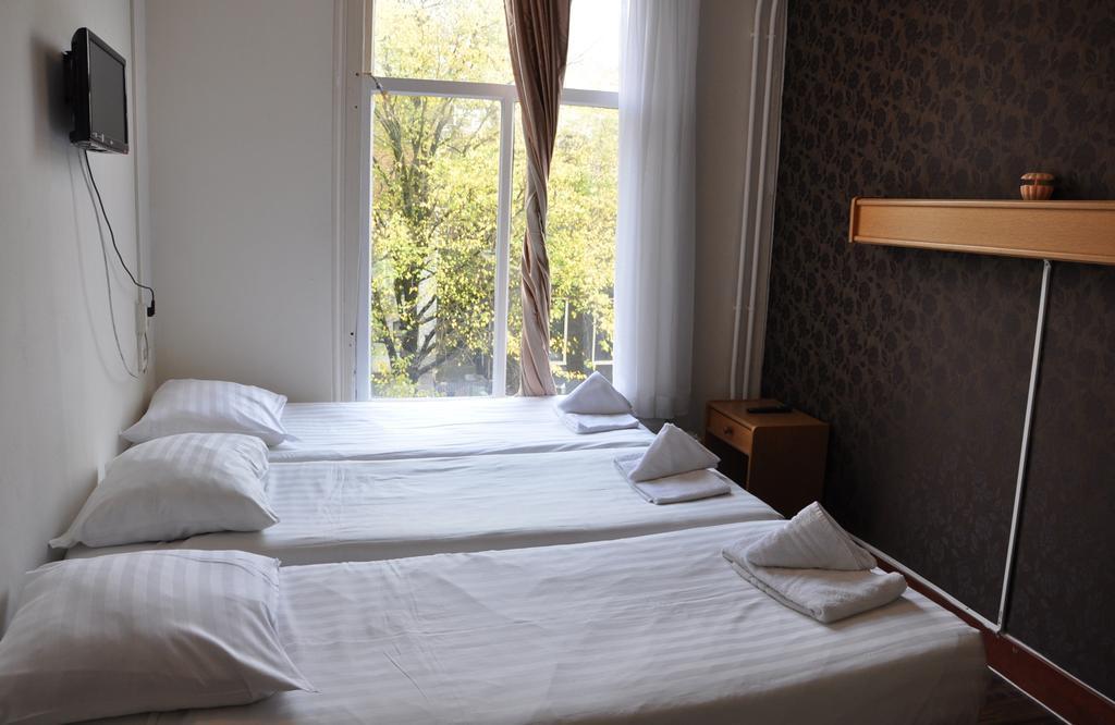 Hotel Amsterdam Inn by null