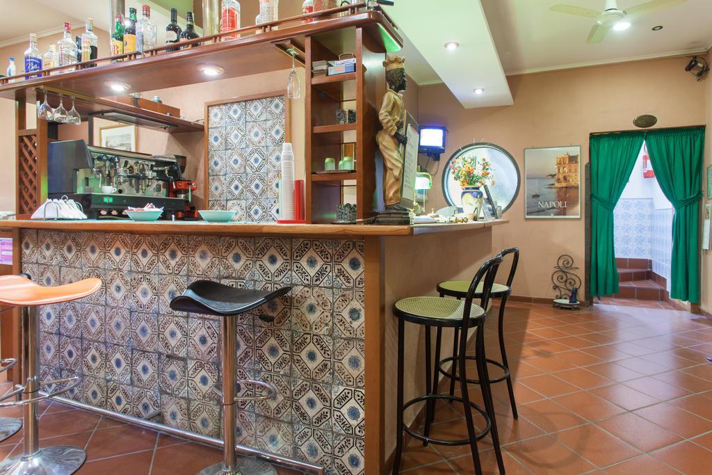 Hotel Toledo Napoli by null