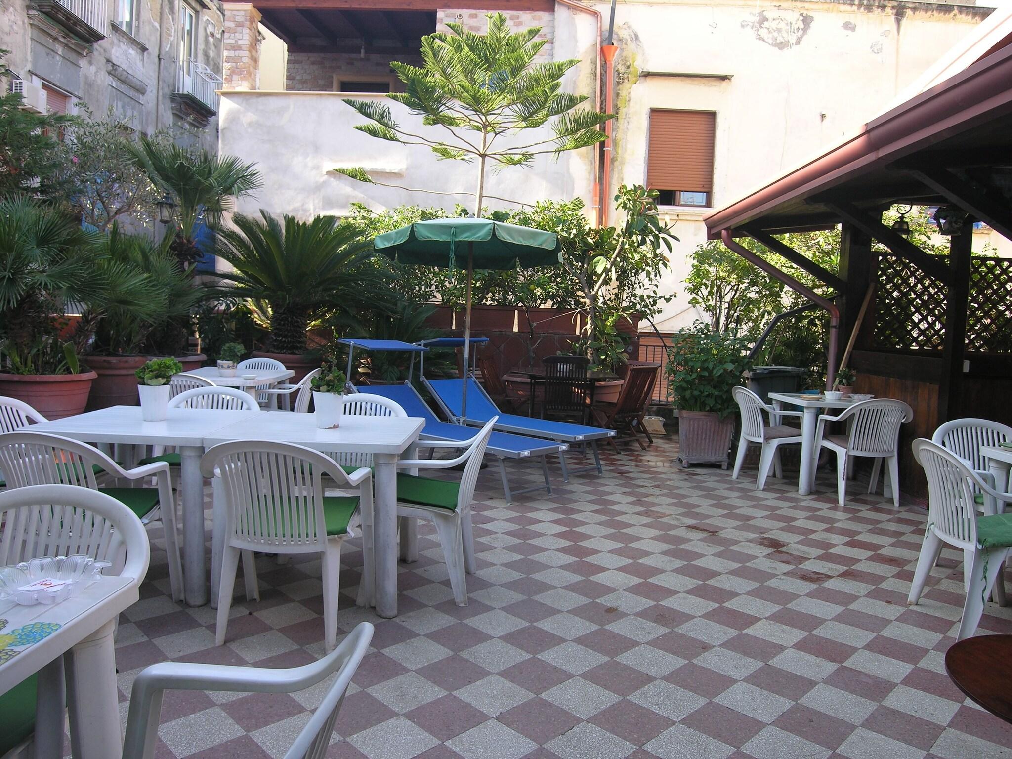 Hotel Toledo Napoli by null