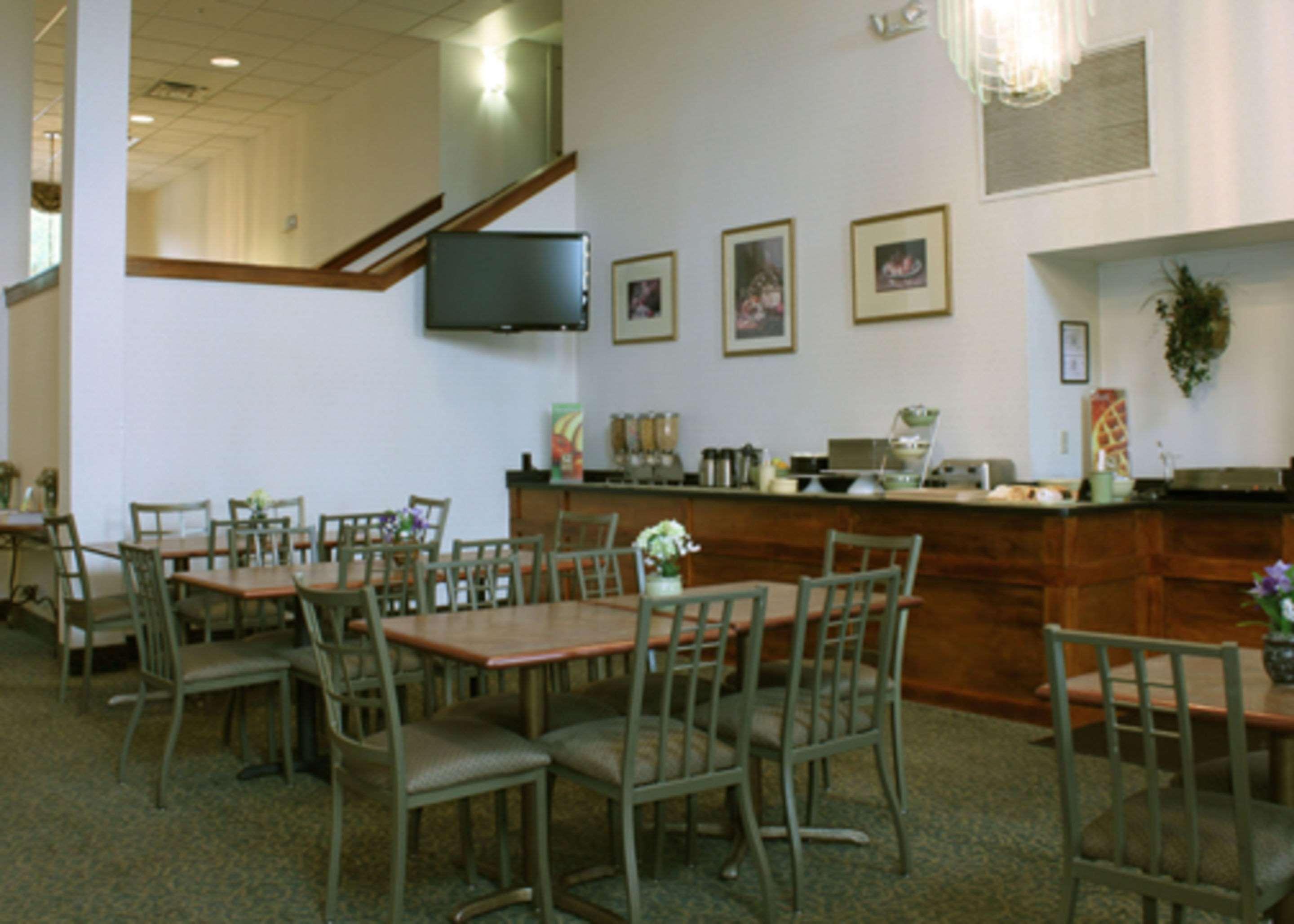 The Royal Inn & Suites