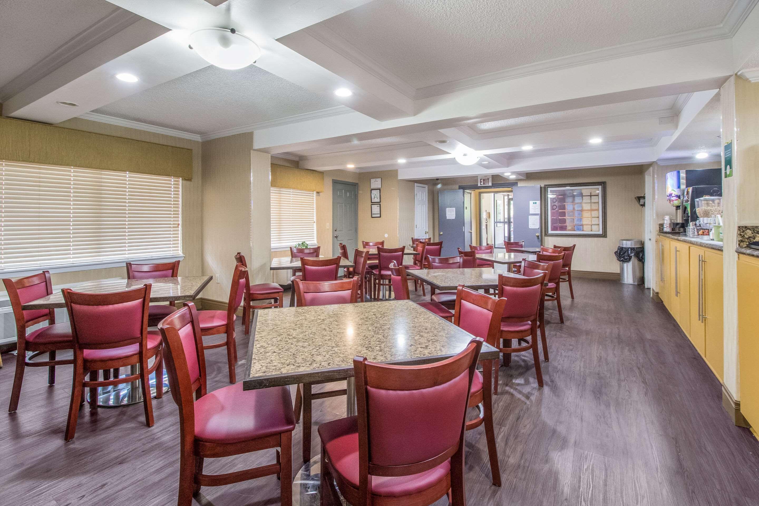Quality Inn  & Suites Corinth West