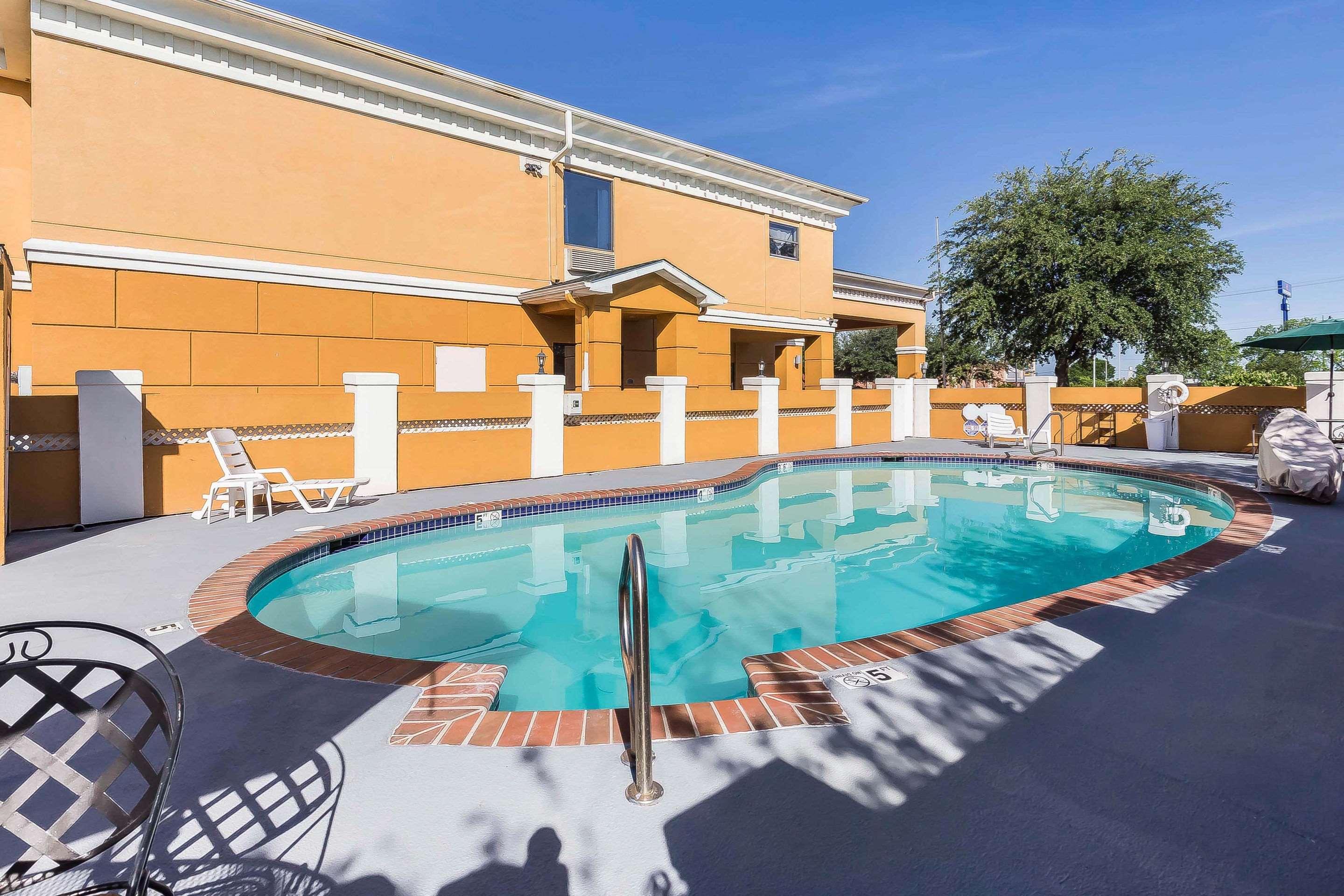 Quality Inn & Suites - Granbury