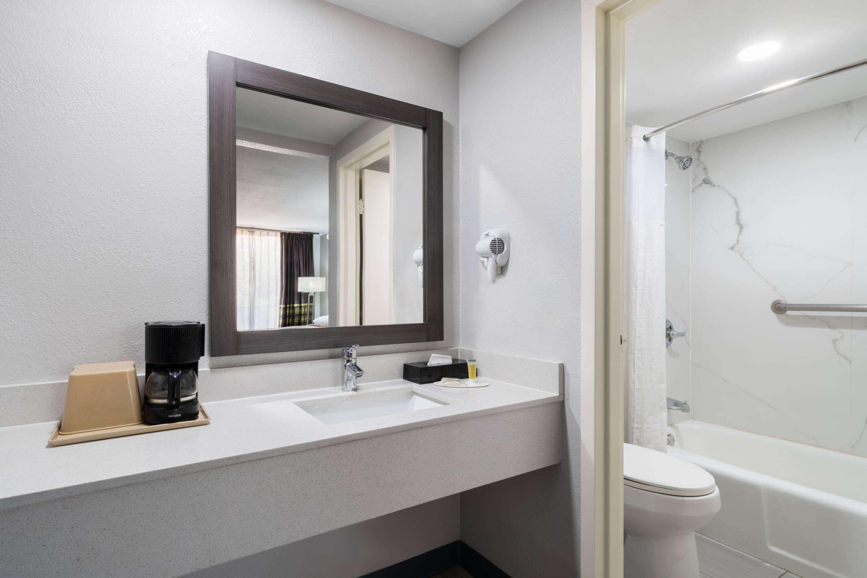 Super 8 by Wyndham Longview/North