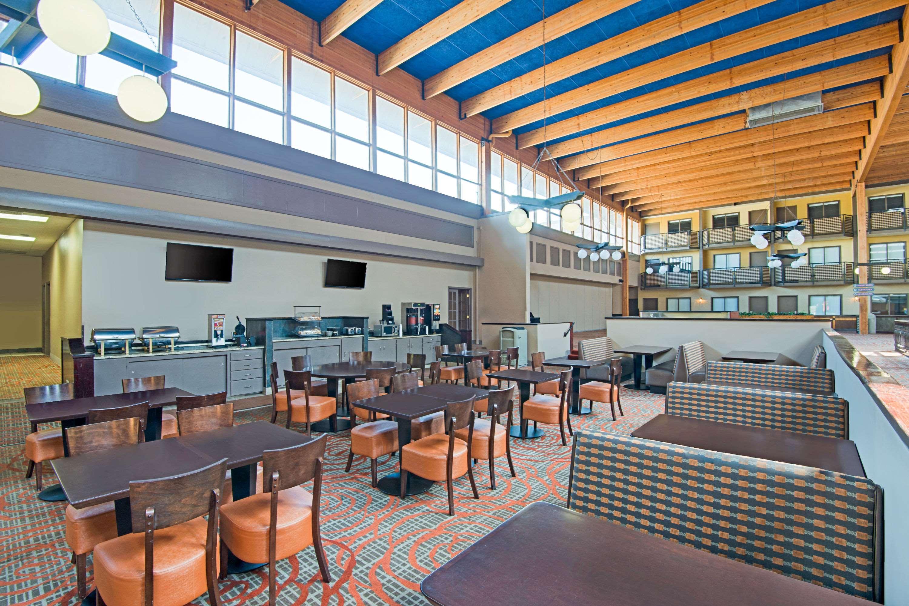Ramada Plaza & Conf Center by Wyndham Gillette