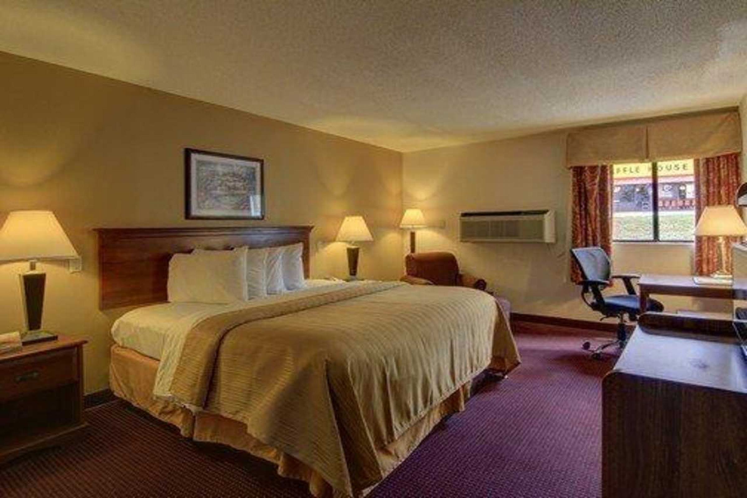 Quality Inn Auburn Campus Area I-85
