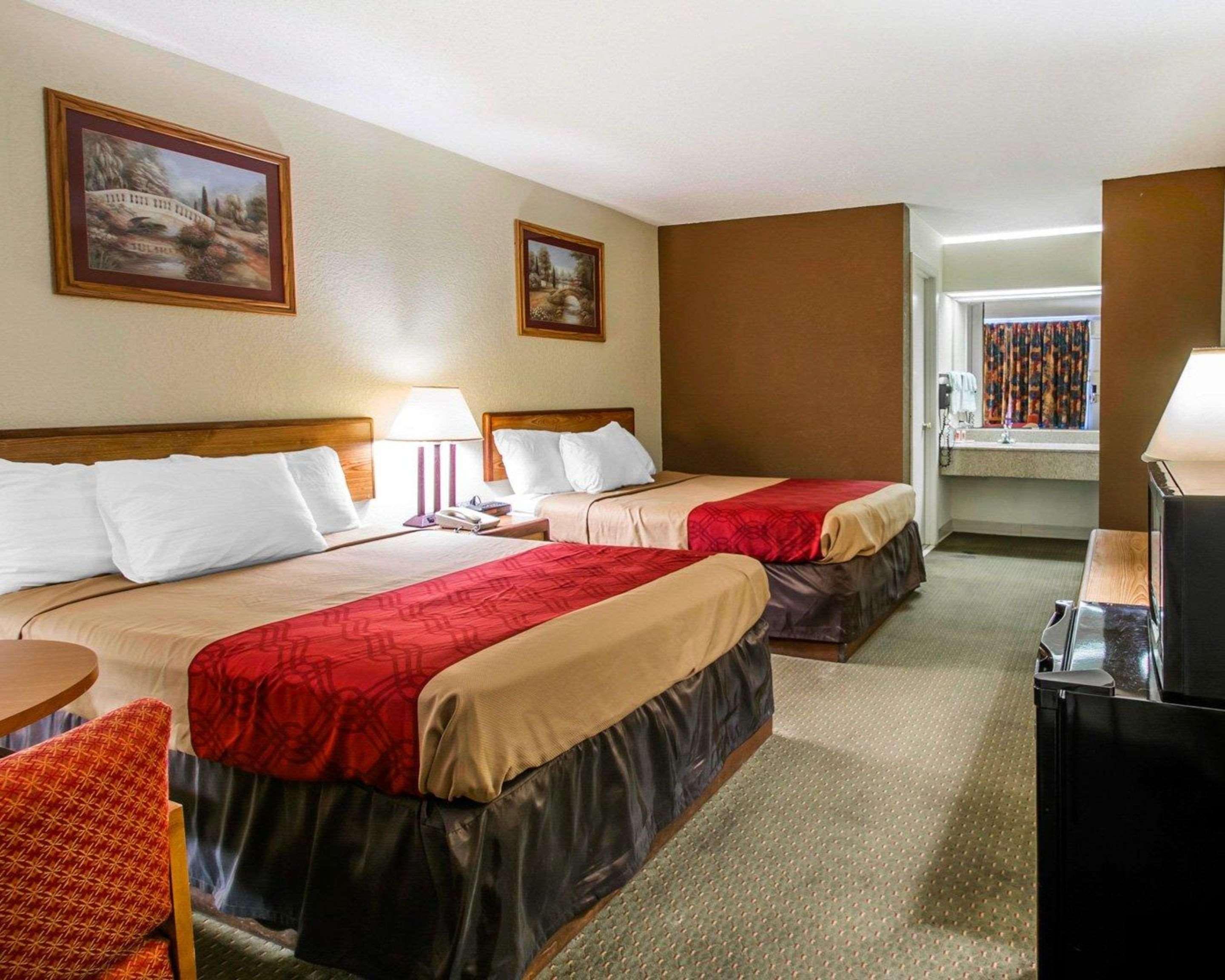 Econo Lodge West Byp