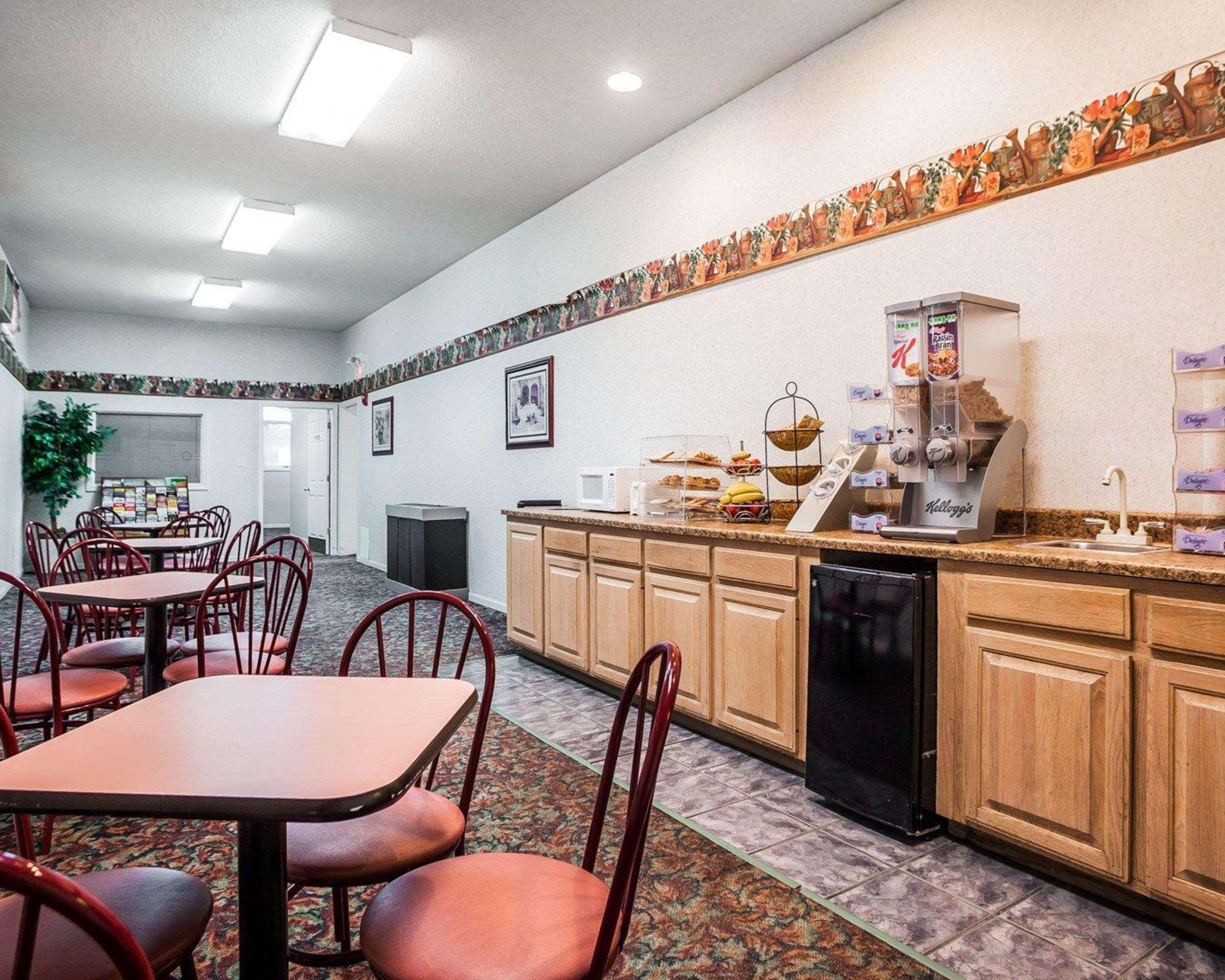 Econo Lodge Jefferson City Area