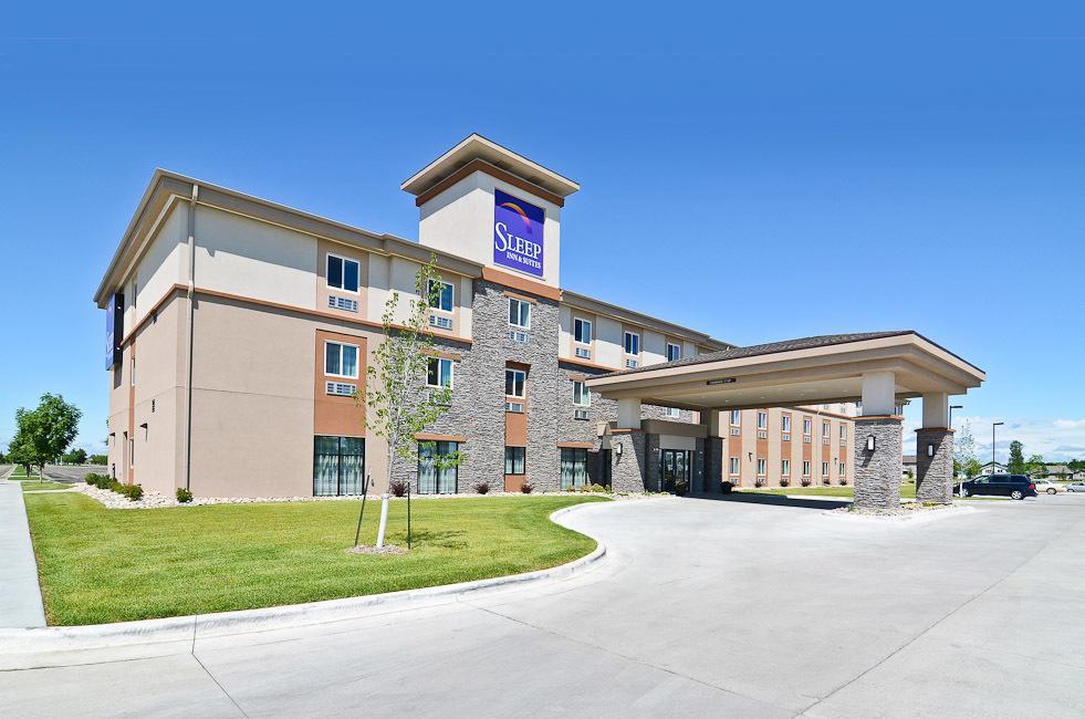 Sleep Inn & Suites Grand Forks Alerus Center image