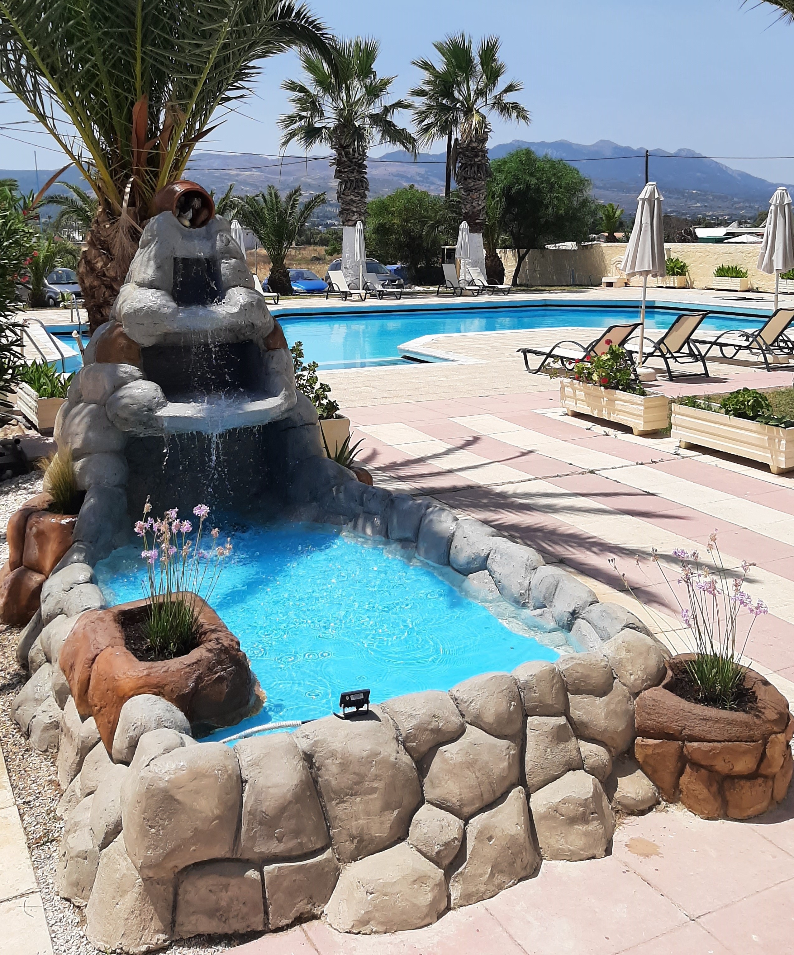 Leonidas Hotel and Studios by null