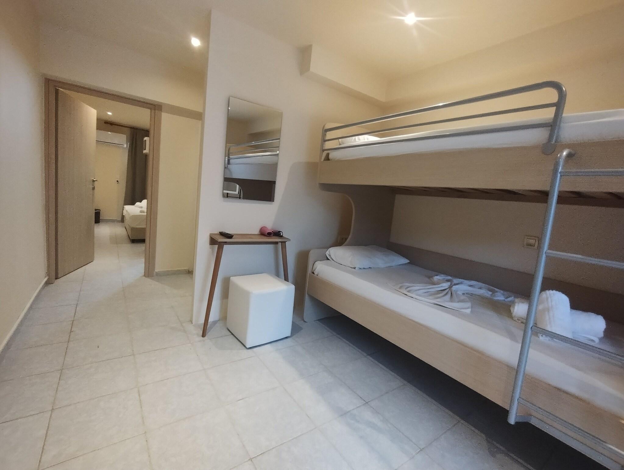 Leonidas Hotel and Studios by null