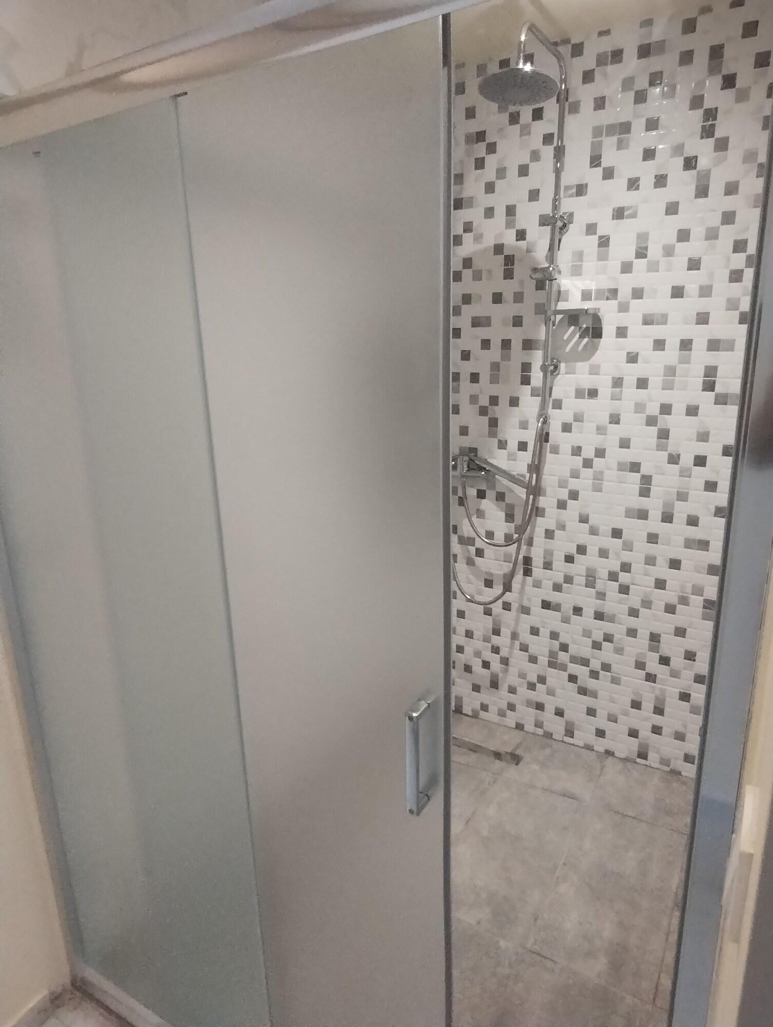 Leonidas Hotel and Studios by null