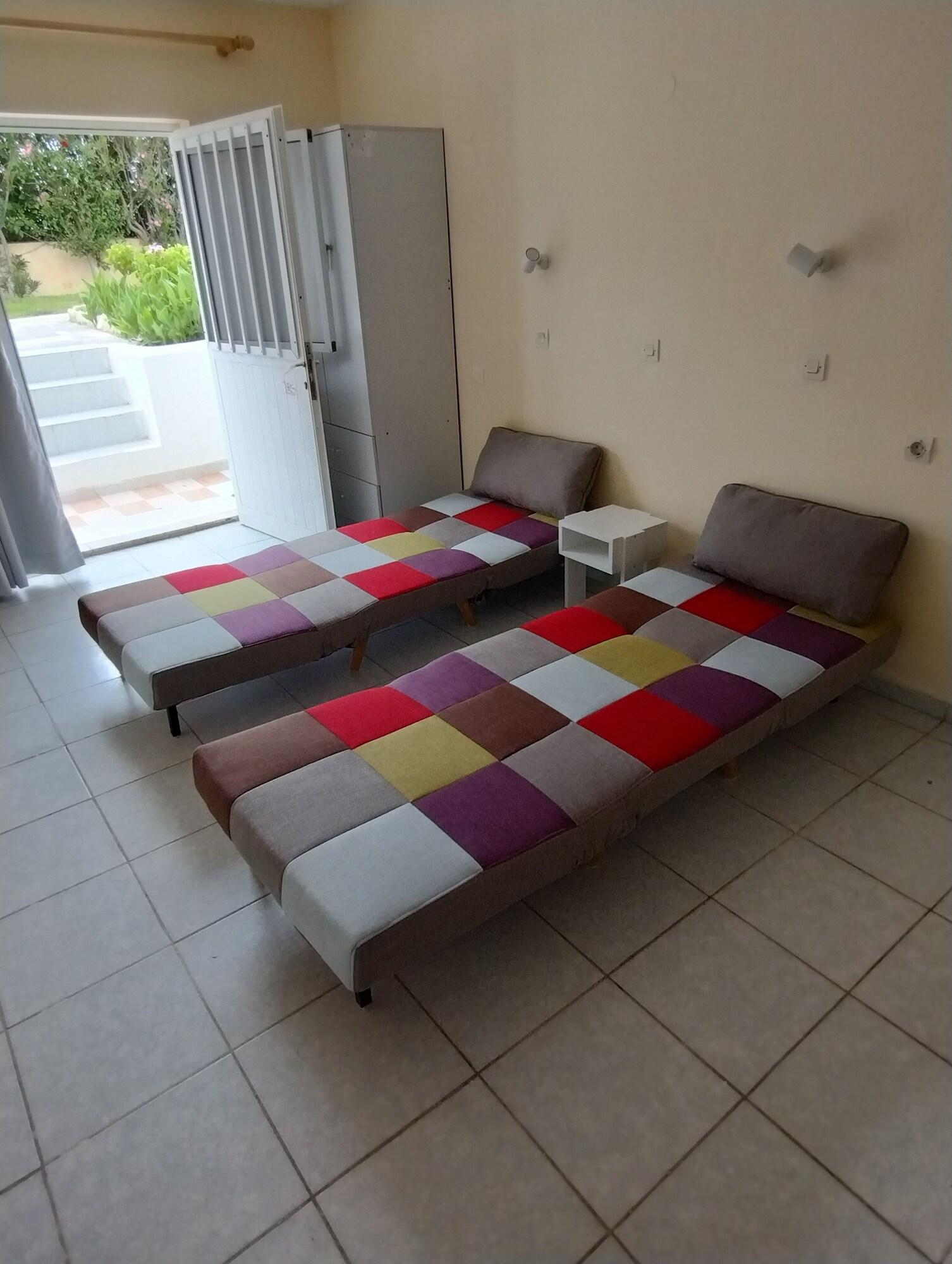 Leonidas Hotel and Studios by null