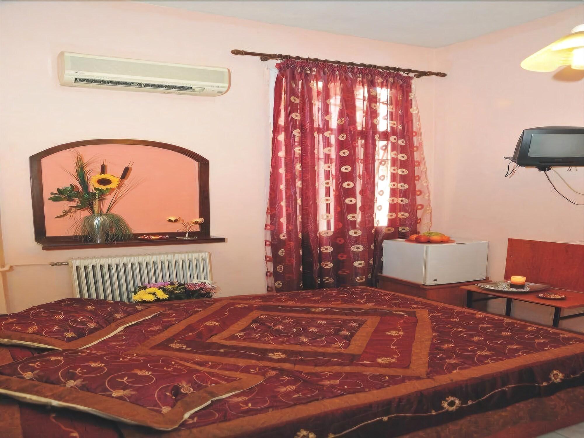 Alexandria Hotel