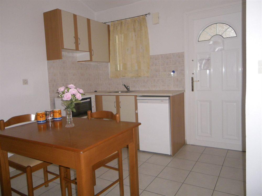 Christakis Hotel - photo