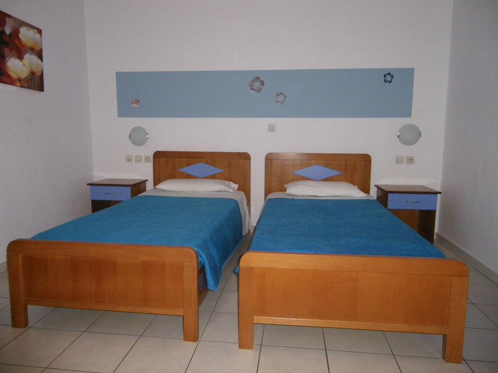 Christakis Hotel - photo