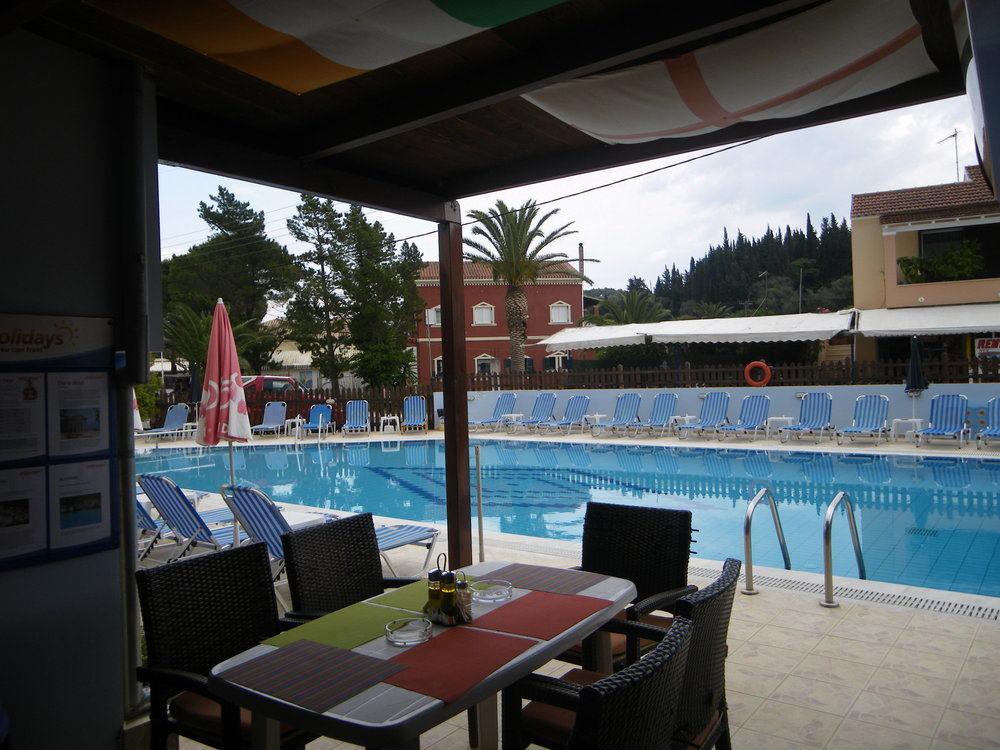 Christakis Hotel - photo