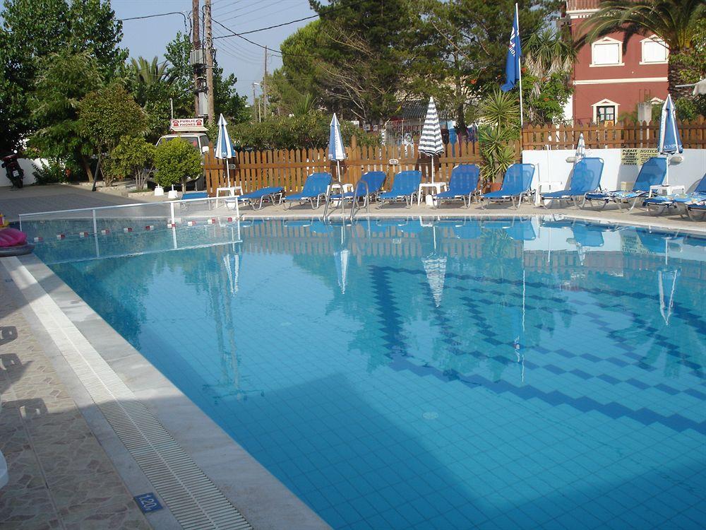 Christakis Hotel - photo