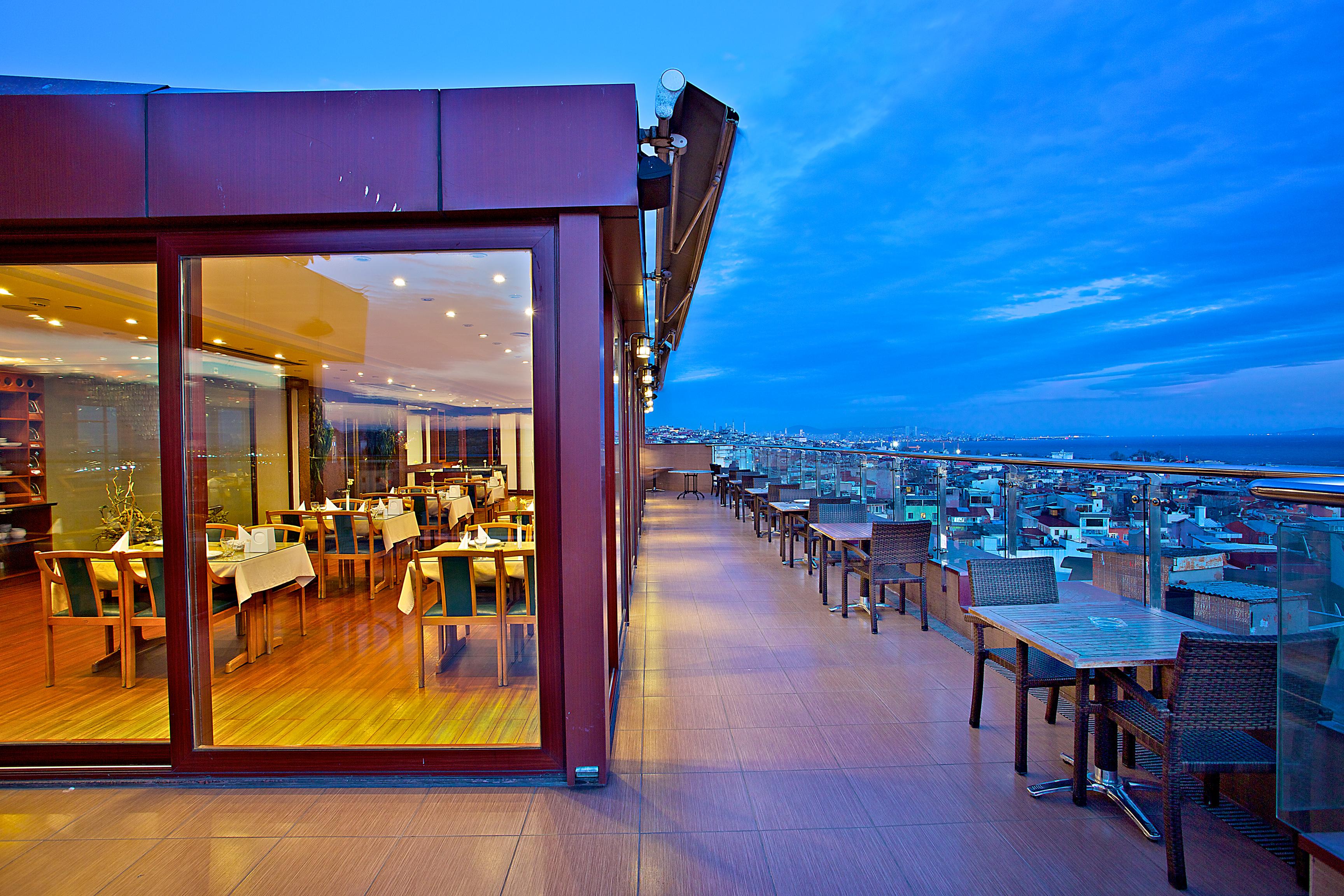 Grand Madrid Hotel - фото