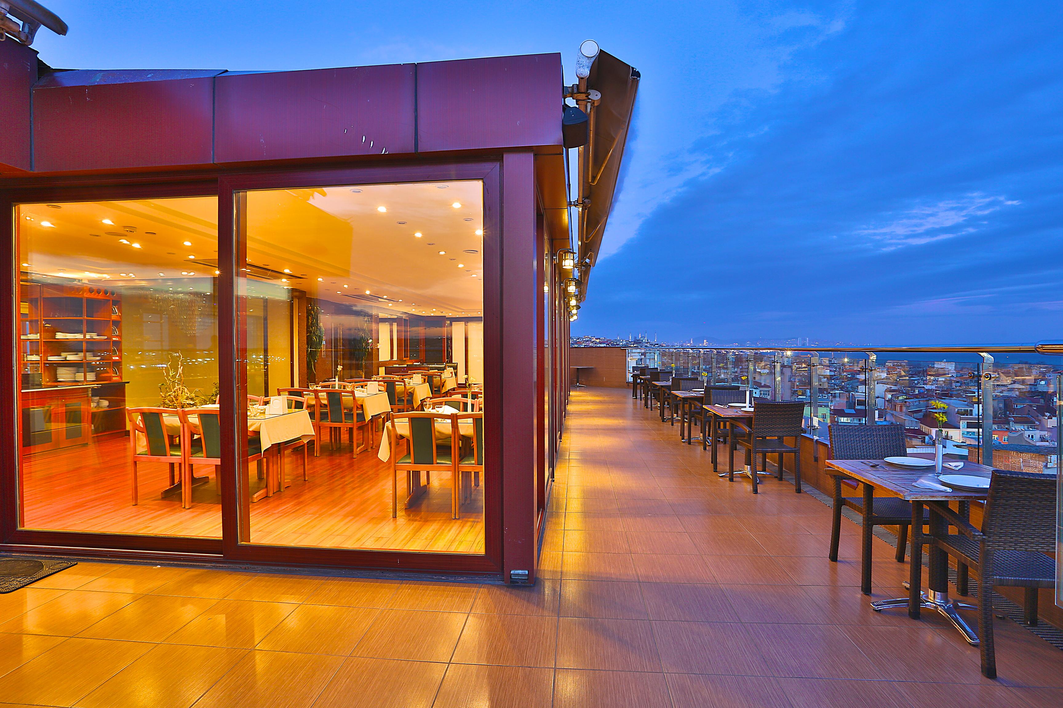 Grand Madrid Hotel - фото