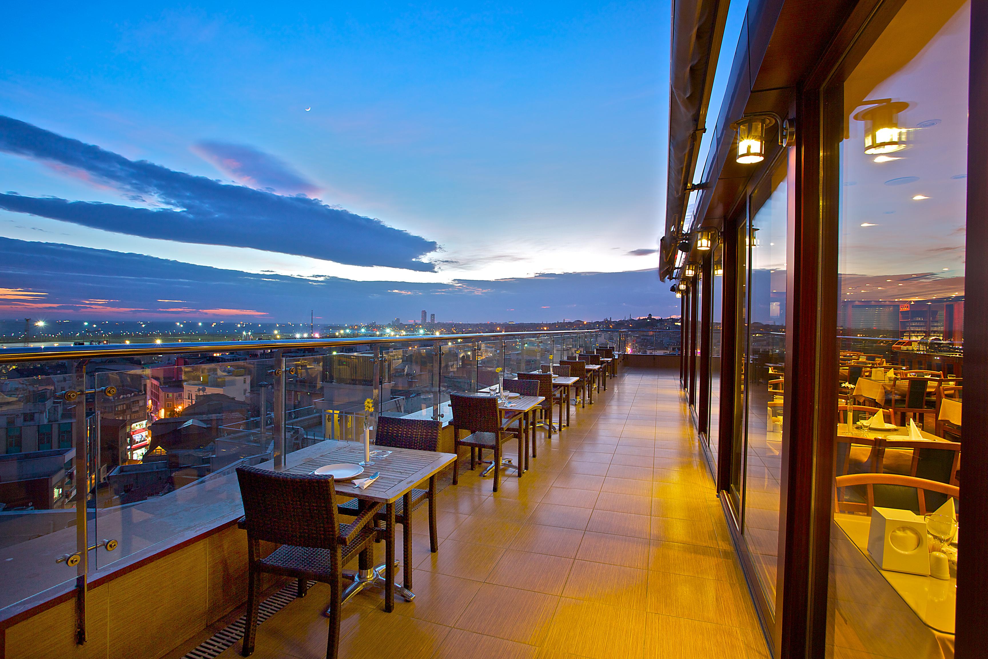 Grand Madrid Hotel - фото