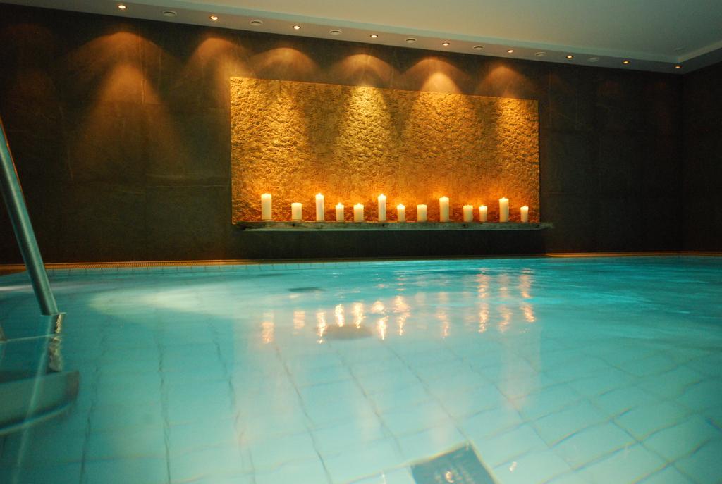 DER LIPPISCHE HOF by null