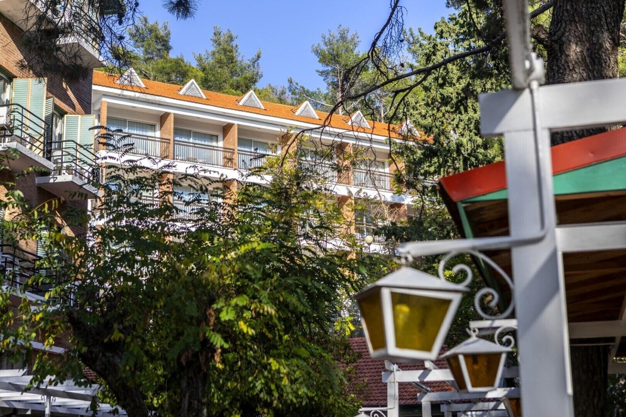 The Forest Park Hotel by null