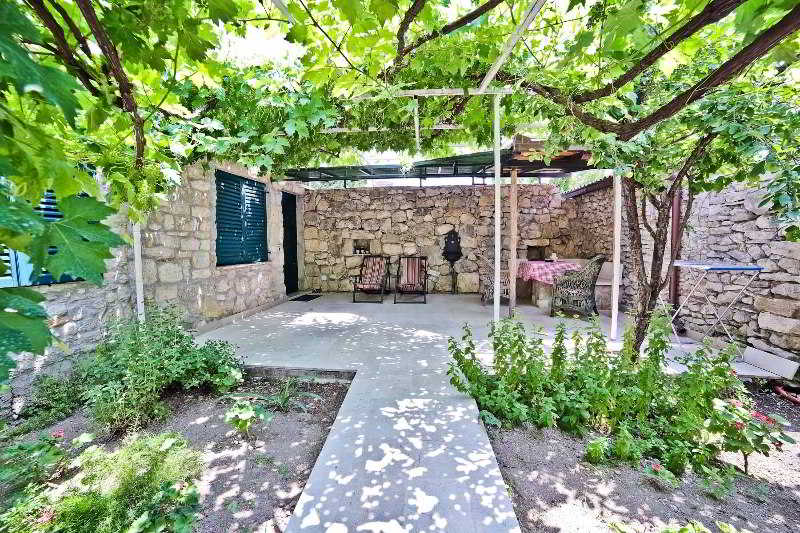 Garden Apartment Hotel - фото