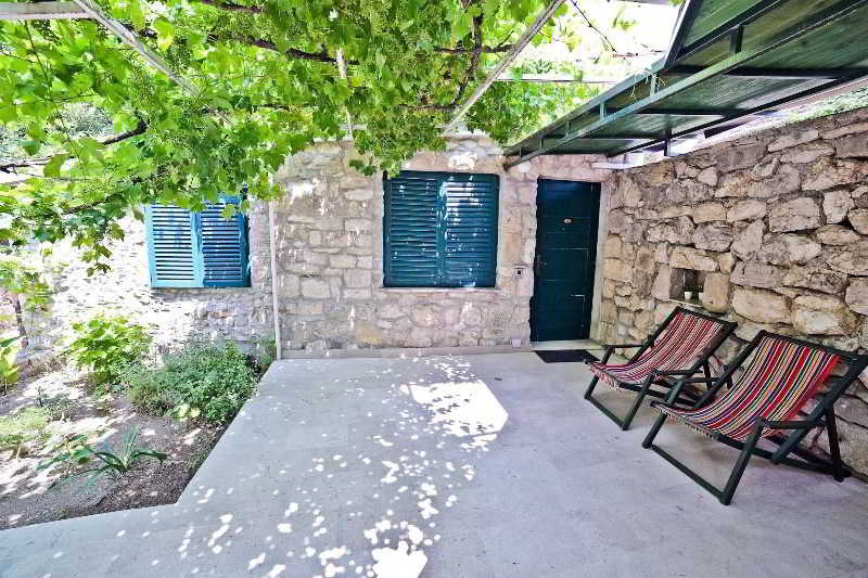 Garden Apartment Hotel - фото